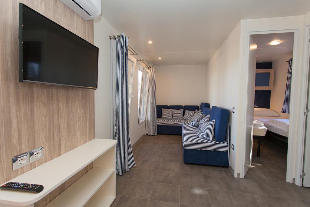 Mobile Homes And Apartments St,Denis Punat Exterior foto